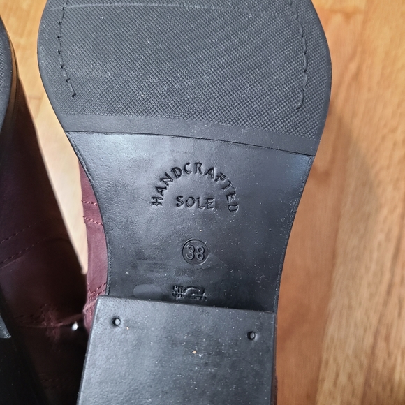 NEW Ten Points Size 7 Leather Heeled Chelsea Booties - Picture 11 of 11